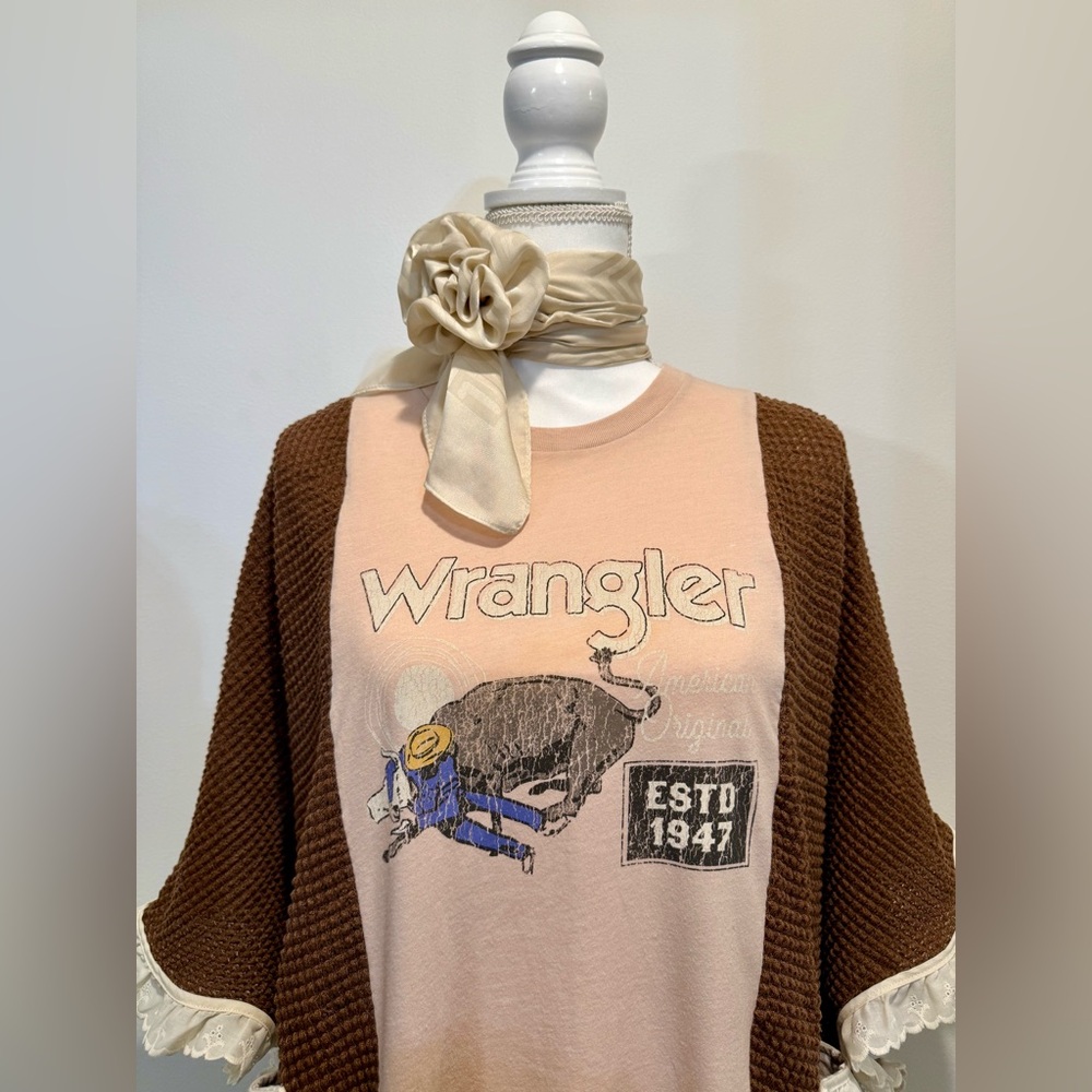 🤎 Wrangler Sweater Top 🤎 - Picture 3 of 5